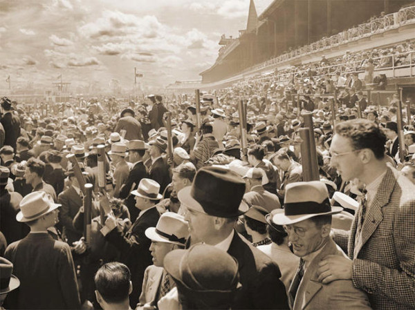Even at the turn of the century, the Derby was a big draw. Courtesy of the Kentucky Derby Museum.